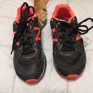 New Balance Trail shoes women’s 7.5 wide